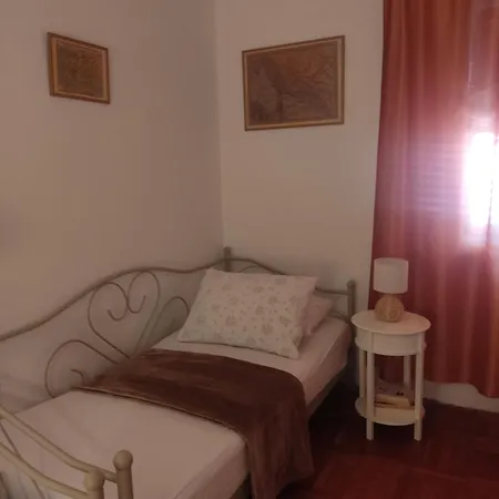 Anajogo Apartment Split